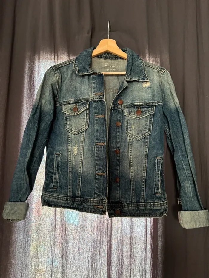 Veste en jean effet troué