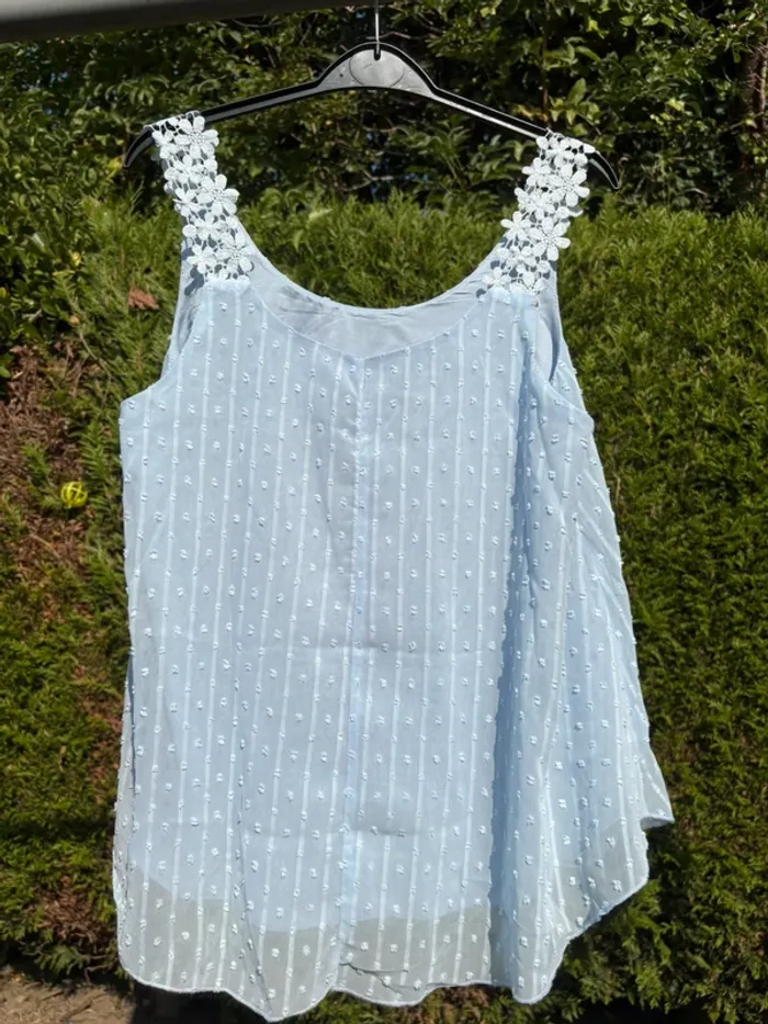 Débardeur style blouse bleu ciel avec motif dentelle floral – Marque Shein