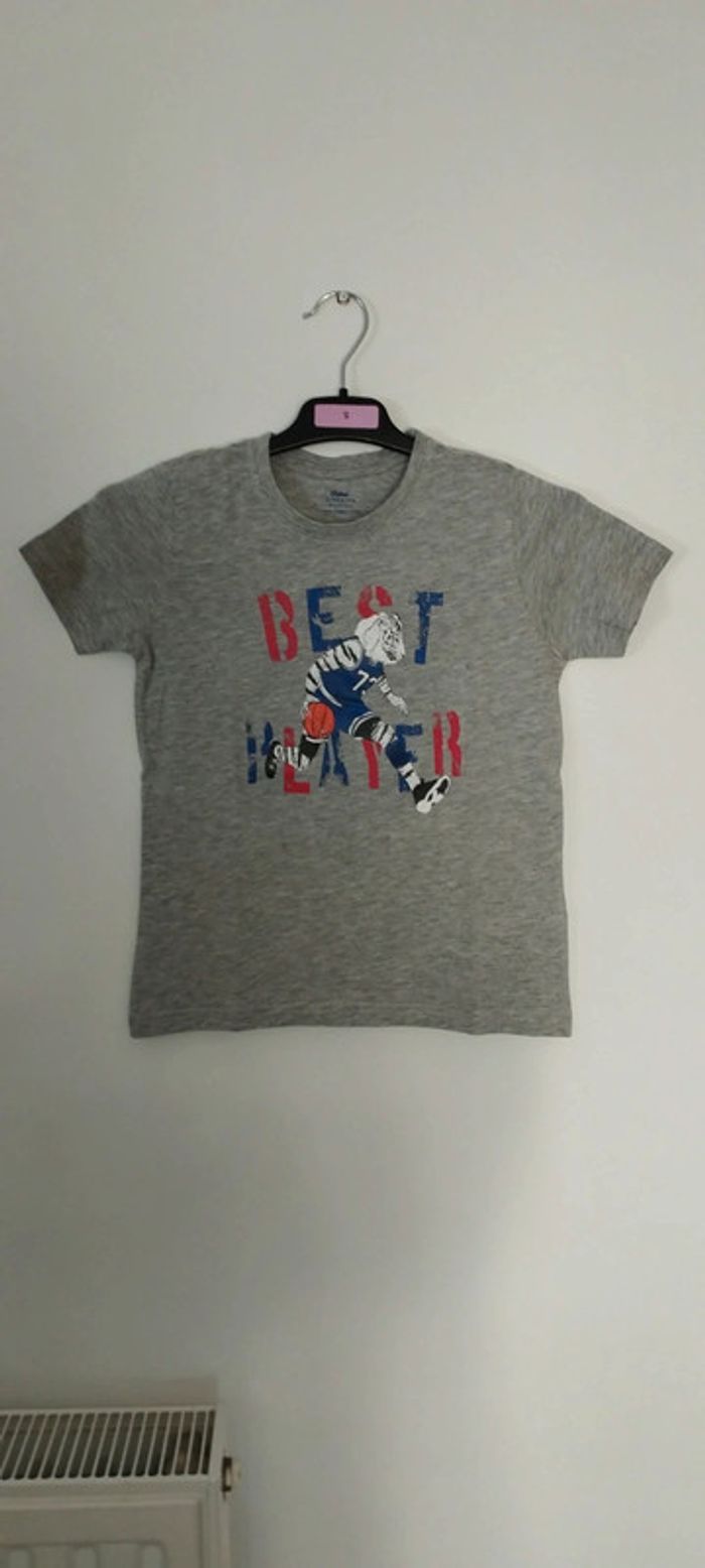 Tee-shirt tigre basketteur