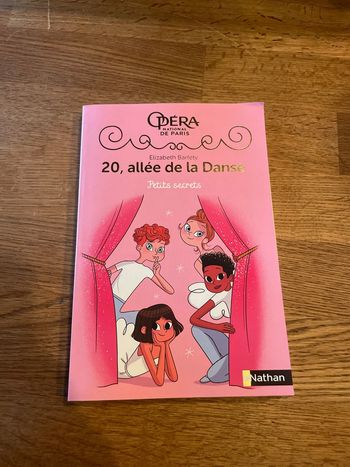 Livre Opéra national de Paris 20 allée de la danse Petits secrets