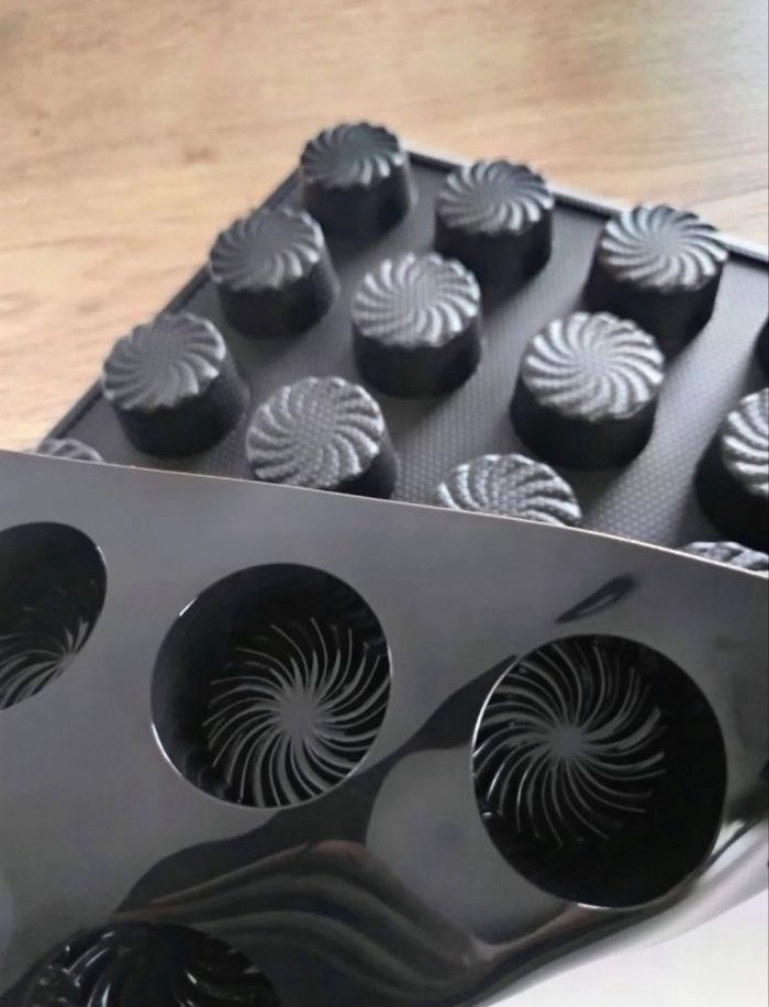 Moule flexipan demarle 30 mini cannelés - Arts de la table Moule flexipan demarle 30 mini cannelés - Arts de la table
