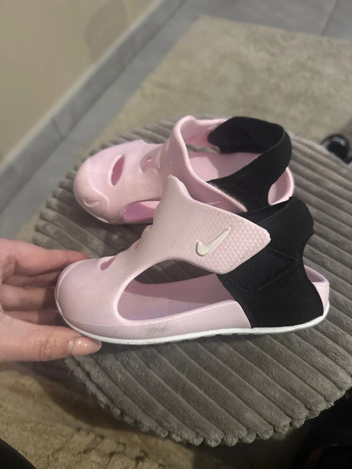 Sandale fille Nike authentique rose pointure 25 - photo numéro 2