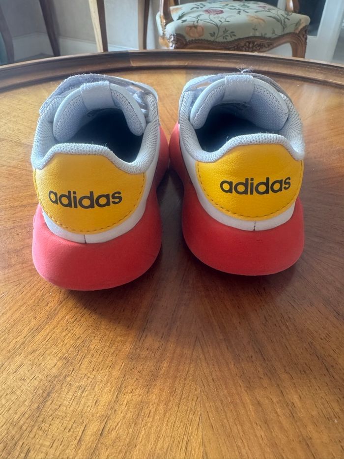 Baskets Adidas Mickey taille 25 - à scratchs - photo numéro 3