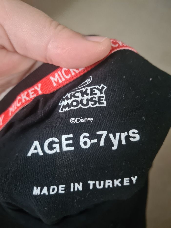 Tee shirt manche longue mickey taille 6/7 ans - photo numéro 3