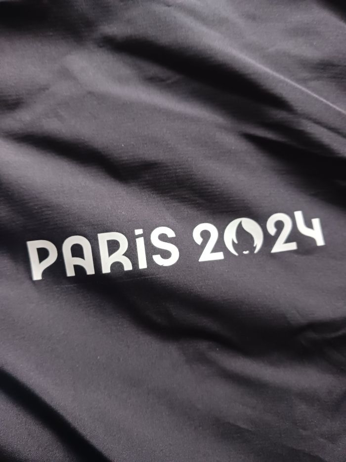 Veste coupe-vent gris foncé à double fermeture Le Coq Sportif édition Jeux Olympiques Paris 2024 taille L - photo numéro 4