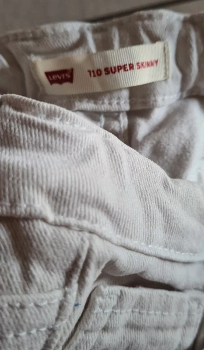 Jean troué Levis 710 super skinny - photo numéro 6