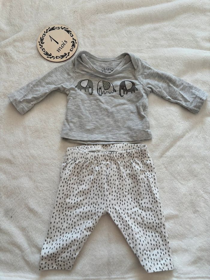 Ensemble taille 1 mois - photo numéro 3