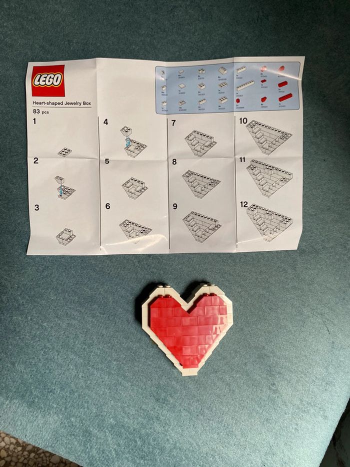 Lego heart shaped jewerly box / boîte à bijoux cœur lego neuf avec notice