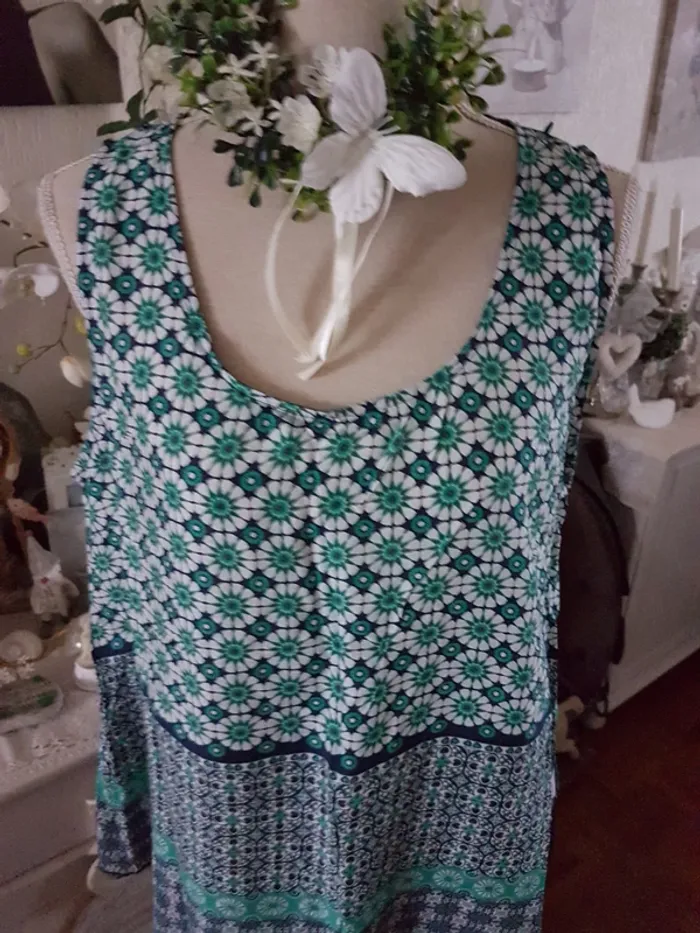 Haut fluide vert imprimé Taille 46 - photo numéro 3