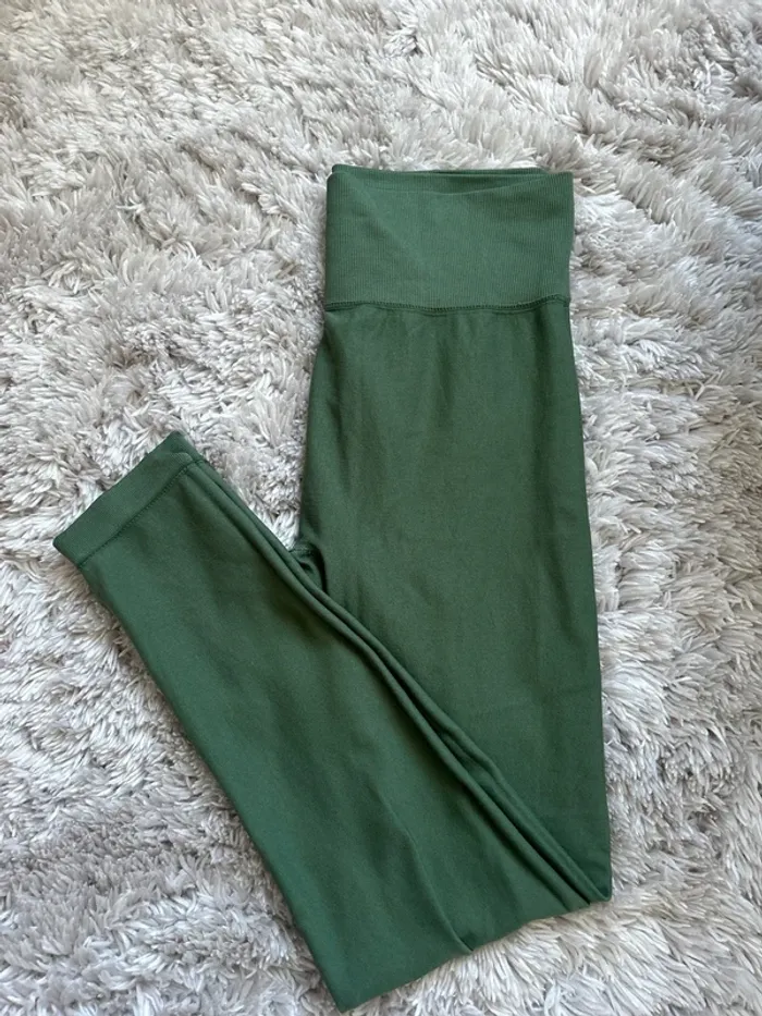 Legging vert avec srunch - photo numéro 2