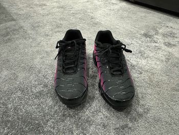 Tn noir et rose jamais porté neuf taille 40