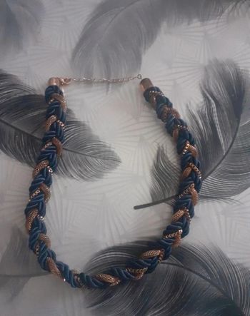 Collier ras de cou perles tressées