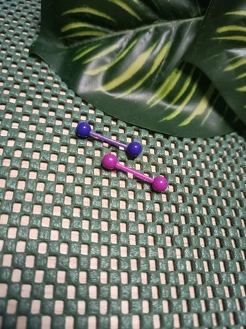 🔸Lots de 2 piercings langue avec barre en plastique chirurgical, Neuf.🔸