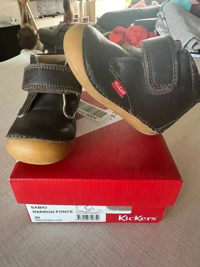 Chaussures cuir bébé kickers sabio Taille 20 - photo numéro 2