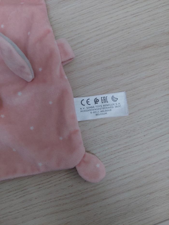 #12 - Simba toys - doudou carré rose étoiles lapin - photo numéro 2