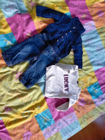 Très joli ensemble 3 pièces 9 mois