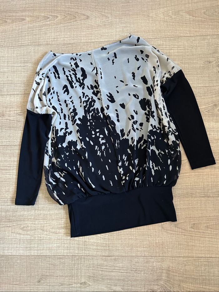 Blouse noire et beige à manches longues Rinascimento taille S TBE - photo numéro 8