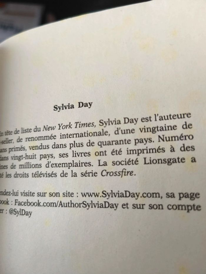 Livre Sylvia Day Regarde-moi - photo numéro 3