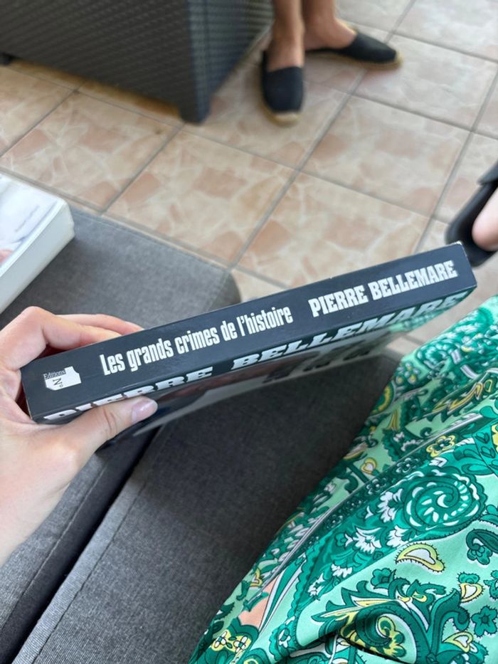 Livre les grands crimes de l’histoire - photo numéro 2