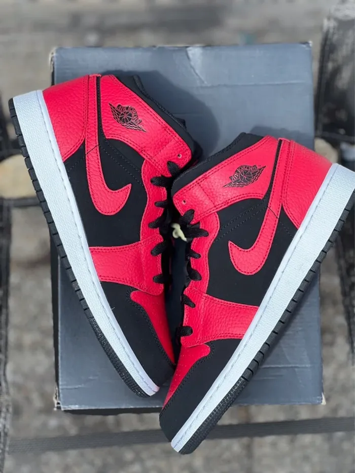 Nike air jordan 1 mid bred 40 neuve - photo numéro 2