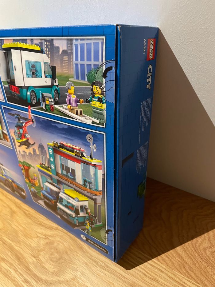 60371 Lego City Le QG des véhicules d’urgence - photo numéro 3
