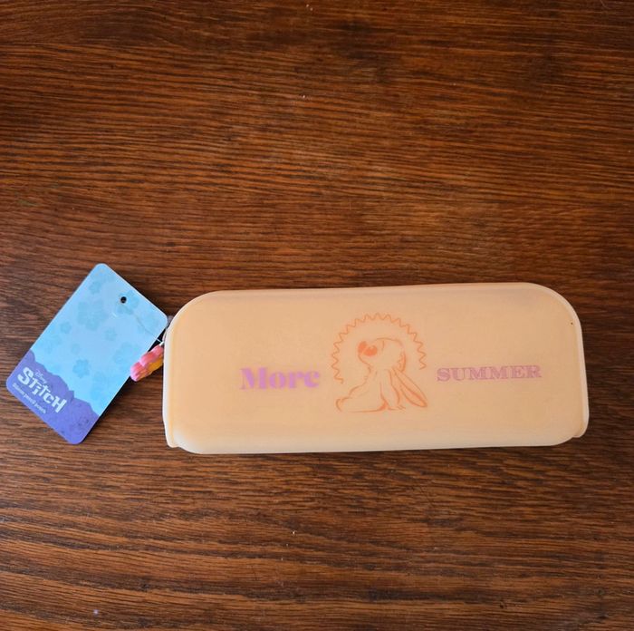 Plumier en silicone Stitch neuf