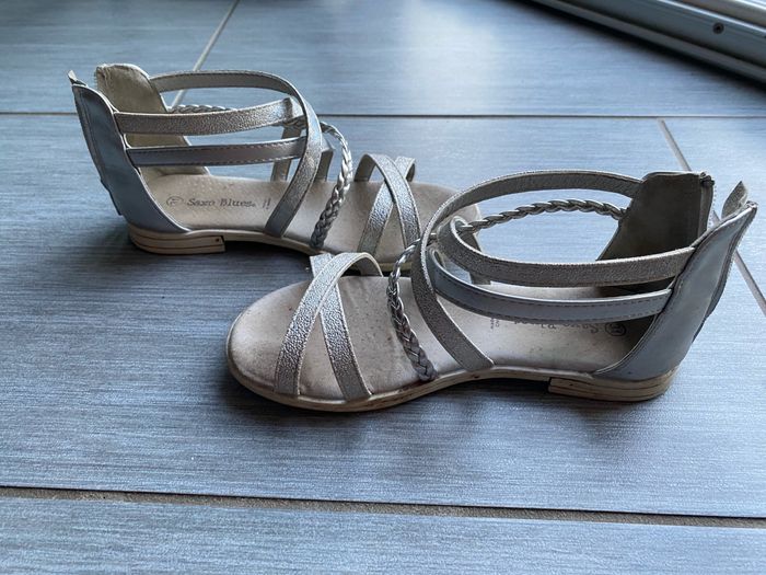 Nus pieds pointure 31 - photo numéro 3