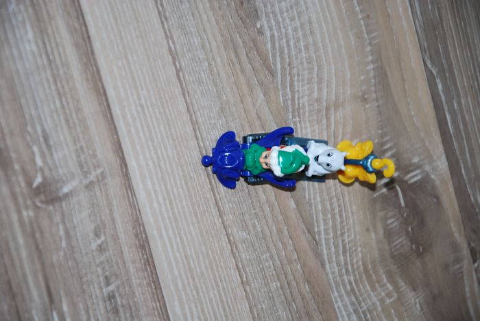 Jouets Ferrero Kinder 2 pièces du traineaux de noël calendrier de l'avent - photo numéro 3