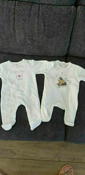 Lot 5  pyjamas 1 mois