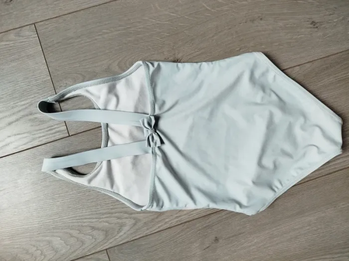 Maillot de bain reine des neige 6/7ans h&m - photo numéro 2