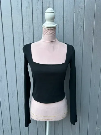 Haut manches longues noir basic col carré crop top court Zara M/38