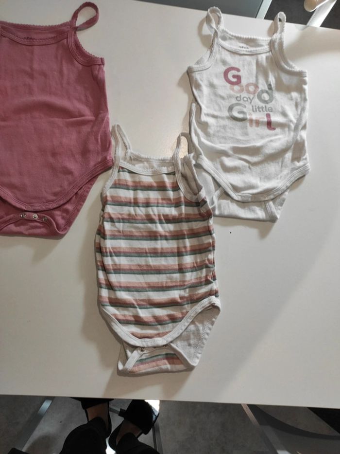 Lot bodys 36 mois - photo numéro 3