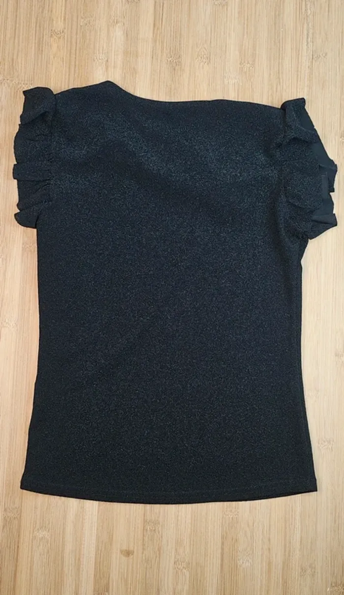 T-shirt col V avec froufrous - photo numéro 8