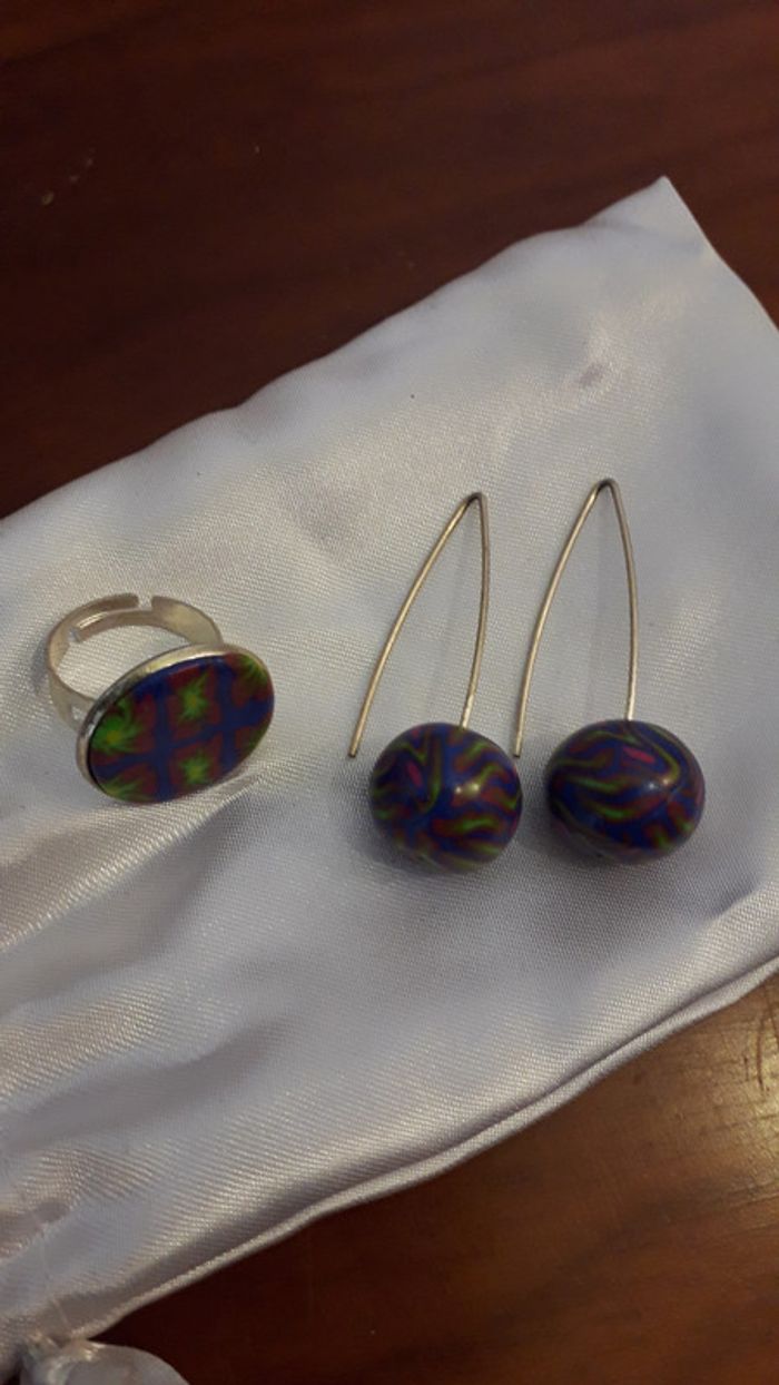 Ensemble boucles d'oreille et bague fait main