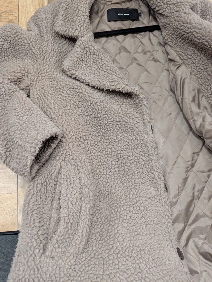 Manteau en bouclette - photo numéro 5