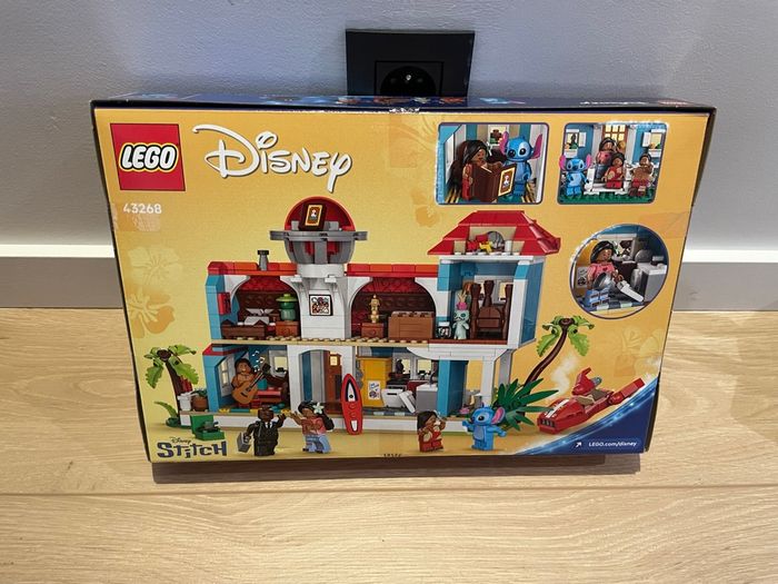 Lego Disney 43268 La maison sur la plage de Lilo et Stitch - photo numéro 2
