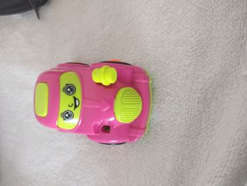 Voiture rose à friction