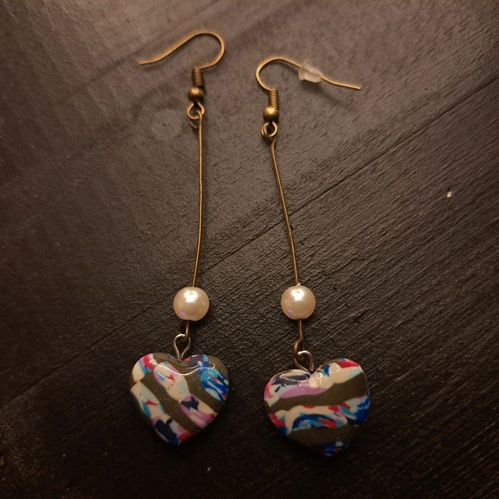 Boucles d'oreilles pendante pâte polymere multicolore cœur - photo numéro 5