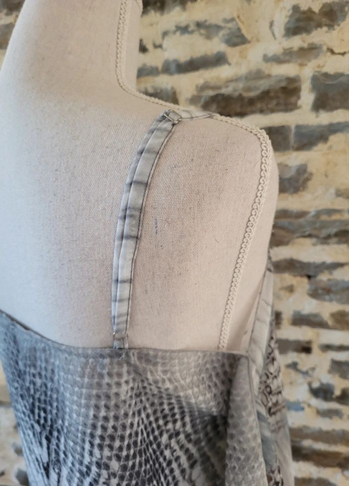 Débardeur motifs serpent gris et blanc M By Mosquitos Taille 40 - photo numéro 5