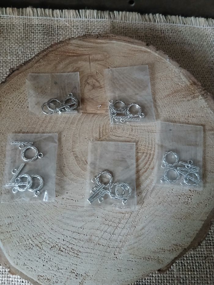 Lot de 15 fermoirs métal argenté