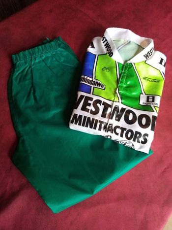 Ensemble de sport taille L en polyamide neuf