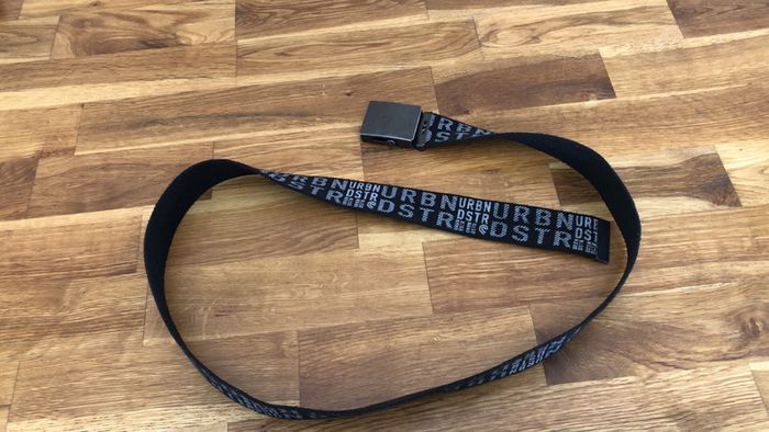 Ravissante ceinture 💜 noire vraiment très chouette - photo numéro 4