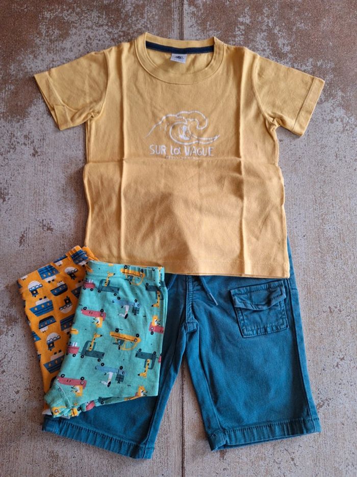 Ensemble t-shirt Petit Bateau et bermuda Tape à l'œil - 4 ans