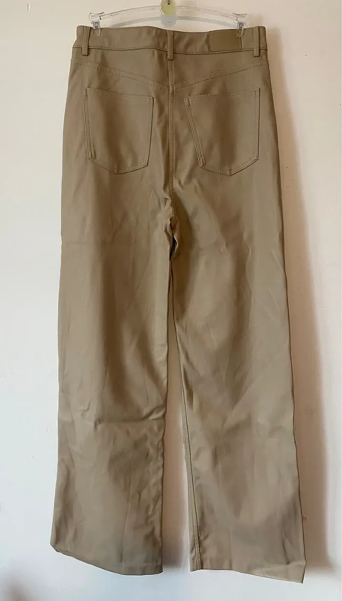 Pantalon "cuir" beige - photo numéro 2