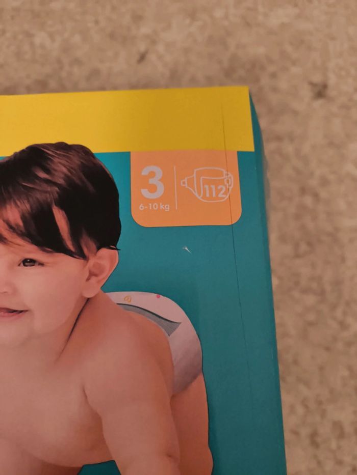 1 carton Pampers baby-dry taille 3 avec 112 couches neuves - photo numéro 2