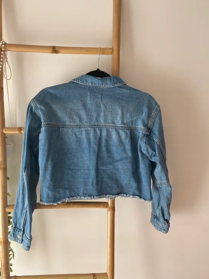 Veste en jean courte avec strass - photo numéro 4