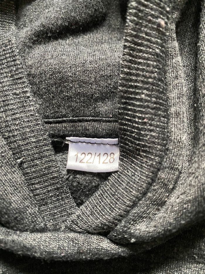 Pull à capuche 8 ans - photo numéro 2