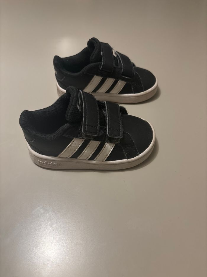 Basket bébé adidas - photo numéro 2