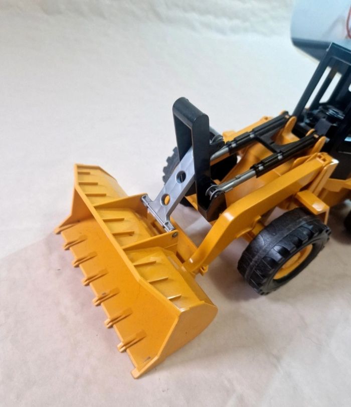 Chargeur sur pneus Bruder Fiat-Hitachi FR 130 Engin de chantier - photo numéro 6