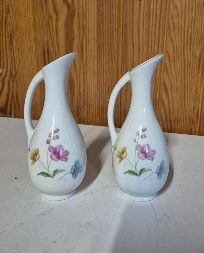 Lot 2 vases avec anses porcelaine chinoise blanche fleurie porcelain